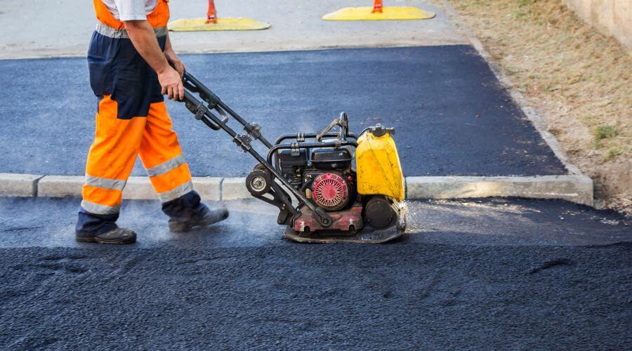 Professional gutter cleaning in Washington Navy Yard, DC